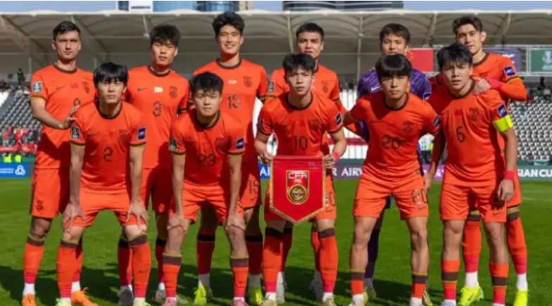 B体育app下载-众生相！被国足3-0淘汰！看看越南球员怎么说，头号球星跪地道歉